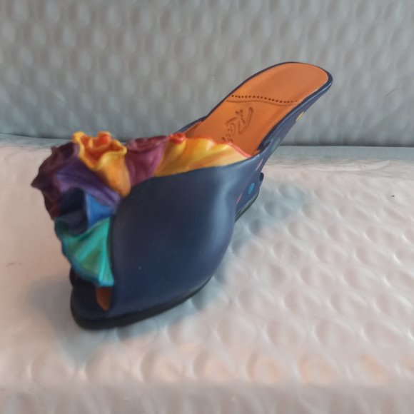 Just The Right Shoe By Raine Rio Mini Figurine 25080 - Picture 1 of 9